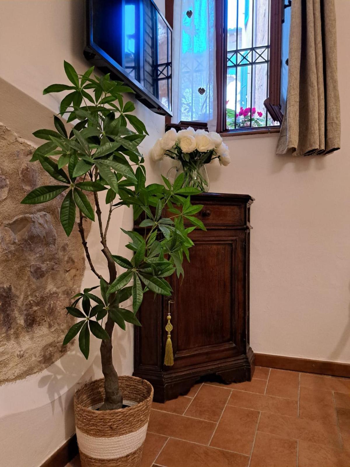 Nel Vicolo Dei Baci - Al Bacio * Spello